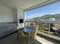 Orbe Residence - Apartamento espaçoso com duas suítes e varanda gourmet de frente para a rua, com vista para as montanhas na Praia de Palmas. - Chambres d'hôtes Governador Celso Ramos