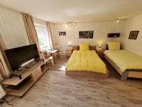 Standard Twin Room with Shared Bathroom
