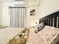 Chic 2BHK Cosy Escape - Near City Centre & IT Hubs - B&B Hyderabad