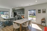 Rooftop Oasis: Downtown Des Moines Townhome - Bed and Breakfast Des Moines