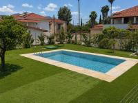 Casa Plati 1 - Modern Escape with Pool & Garden - Chambres d'hôtes Platý