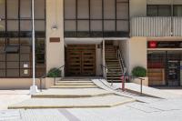Amplio dpto a pasos del Parque Arauco con Aire Acondicionado - Chambres d'hôtes Santiago