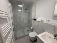 Modern City Apartment, Just 5 Minutes to Downtown - Bed and Breakfast Neurenberg