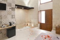 Deluxe Double Room with Bathtub
