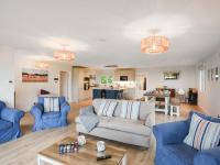 The Gables - Fabulous Views with Hot Tub sleeps 8 - B&B Aberdyfi
