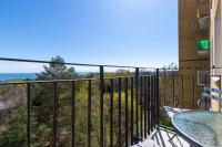 Bright & Modern Apartment with Balcony and Seaview by Noclegi Renters - Bed and Breakfast Sopot
