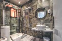 Deluxe Garden Apartment with Terrace and Pool View