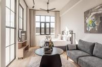 Sun filled Contemporary Apartment in The East City - B&B Cape Town