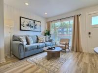 Bright and Vibrant Escape Near Downtown Hotspots - B&B Birmingham