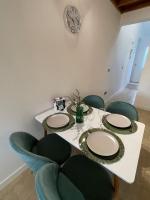 Atico-dúplex con dormitorio y terraza, Goya - B&B Madrid