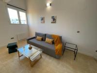 Atico-dúplex con dormitorio y terraza, Goya - B&B Madrid