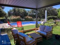 Chez Catherine et Joël "chambre avec piscine et cuisine d'été" - Chambres d'hôtes Sillans-la-Cascade