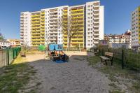 Klimatyczny Apartament z Balkonem Blisko Parku Zdrojowego by Noclegi Renters - Chambres d'hôtes Świnoujście