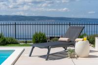 Seaview Villa ELZA with heated pool, summer kitchen, gym, seaviews - Chambres d'hôtes Jesenice