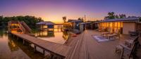 Lakefront Cabin with Private Dock - Ferienwohnung Eclectic