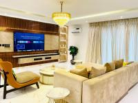 Sleeps 4 with Pool Access - B&B Lagos