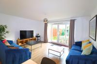 Addlestone Modern 4 Bedroom Townhouse - B&B Addlestone
