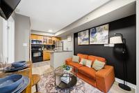 1BD Townhome Walk to Lake! - B&B Toronto
