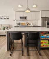 The Kensington - Balcony - City Views - Office - B&B Calgary