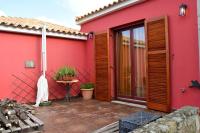 Red House Retreat Aegina Kontos - B&B Kondós