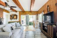 Waterfront Cottage, Fiery Sunsets - Bed and Breakfast Charlotte