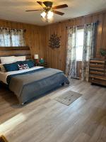 Waterfront Cottage, Fiery Sunsets - Bed and Breakfast Charlotte
