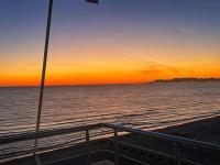 Golden Horizon Sea View Apartment - B&B Durrës