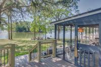 Lake Wateree Retreat: Dock & Screened Porch! - Bed and Breakfast Camden
