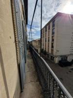 Studio Avignon Centre avec balcon - Idéal Festival - Bed and Breakfast Avignon