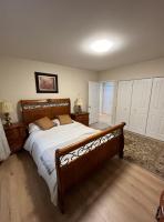 Bright and Spacious Upper Level House, Great Area - B&B North Vancouver