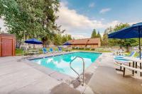 McCall Retreat with Pool Hot Tub & Fitness - Chambres d'hôtes McCall