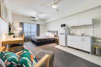 High Life Studio | King Bed | Kitchen | Pool - Bed and Breakfast Darwin