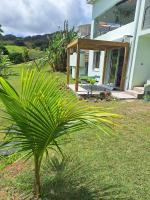 Charmant studio, vue sur les Îlets du Robert - Bed and Breakfast Le Robert