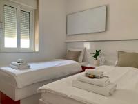 BOL House Viki - center, pool, sauna, sea view! - B&B Bol