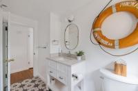 Salt Breeze Bungalow - Close to beaches and town - B&B Kennebunk