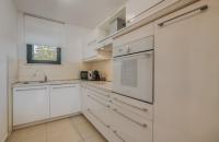 Navis apartments with private parking close to the sea - B&B Malinska