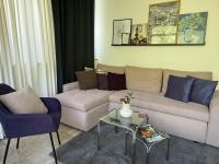 Apartment with Garden View