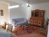 dom piętrowy, 3 sypialnie, salon, aneks kuchenny, ogród z zestawem wypoczynkowym, prywatny podjazd na 2 samochody, Wi-Fi - B&B Mosty
