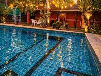 Heritage Mud-house with Private Pool in North Goa - B&B Panjim