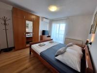 Camera Matrimoniale con Balcone e Vista Mare