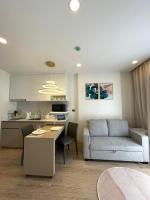 Palmetto Park современные квартиры на пляже Карон - B&B Karon Beach