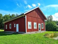 Hus med rodbåt & sjö, nära Astrid Lindgrens Värld - B&B Horn
