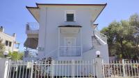 House near the beach with free parking, sea view - B&B Asproválta