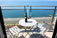 2BR Beachfront Luxury Suite with Panoramic Sea Views - B&B Batumi