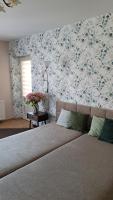 Dreibettzimmer mit eigenem Bad
