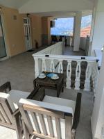 Apartman Blazo - Bed and Breakfast Škaljari