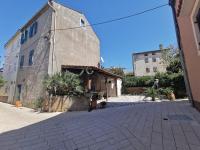 Large house, Rogelovci, Croatia - B&B Punat