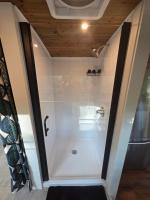 Lazy T Cabins - The Skoolie - B&B Robbinsville