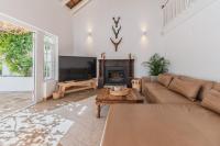 Beautiful Large 4BR Home with Pool - B&B Dagbreek