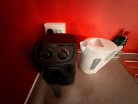 Budget Studio for 3 with sofa bed & Free Parking - 2nd floor - B&B Gosport